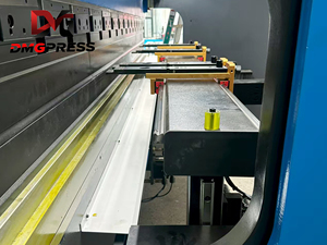 آلة ثني <span class=keywords><strong>CNC</strong></span> عالية الدقة أوتوماتيكية بالكامل من DMG WE67K Easycat E-Touch 21 مع وحدة تحكم كهروهيدروليكية سيرفو 4+1 محور - Product Image 4