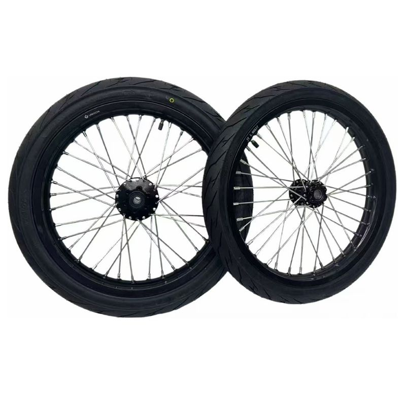 Silver spoke black rim
