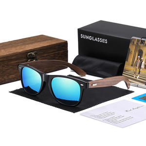 Gafas de Sol Cuadradas de Madera de Nogal Negro Originales con Protección UV, Logotipo Personalizado, Cómodas y Polarizadas - Product Image 3