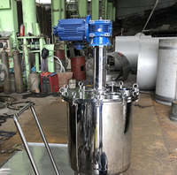 Réservoir de mélange mobile à simple couche en acier inoxydable 304 vertical de 100 L pour liquides visqueux chimiques fins