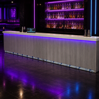 Comptoir de bar en forme de L, moderne, blanc et gris, avec éclairage RGB, pour boîte de nuit, restaurant, hôtel, bar à cocktails, haute qualité