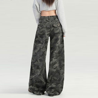 Jeans camouflage grande taille pour femmes, flatteurs pour les silhouettes en forme de poire, style workwear, taille haute, coupe ample