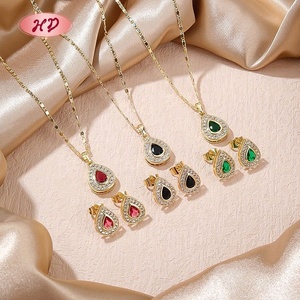 Juego de Joyería Vintage Chapado en Oro con Circonita Cúbica de Color en Forma de Lágrima, Collar con Colgante y Pendientes para Mujer - Product Image 1