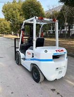 Chariot élévateur diesel TCM 3 tonnes d'occasion en excellent état avec déplaceur latéral, chariot élévateur japonais de haute qualité, prix direct usine