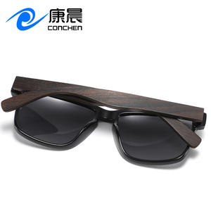 แว่นกันแดดไม้ไผ่ Conchen กรอบสี่เหลี่ยมสีดำ ป้องกันรังสียูวี 400 โพลาไรซ์ สำหรับผู้ชายและผู้หญิง เหมาะสำหรับขับรถ ท่องเที่ยว ป้องกันแสงแดด - Product Image 4