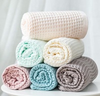 Couverture thermique en coton doux en nid d'abeille, tissage gaufré cellulaire pour bébé, couverture d'emmaillotage pour lit de canapé