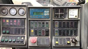 Grove Crane <b>Used</b> <b>Machinery</b> 220 Ton 2006 68m Max Lifting Height Mercedes-Benz Engine Hydraulic Pump Good Condition From China - Product Image 6