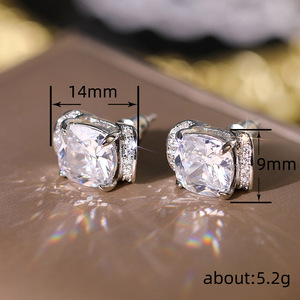 Anello in Cristallo Cubico Quadrato per Donne, Stile Principessa, Asimmetrico, Elegante Accessorio di Moda - Product Image 4