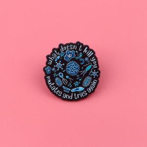 En gros, Broche à citation 'Lovely Mutant Bacteria', Badge en métal de mode à motif de dessin animé, Épingle de revers créative avec lettres anglaises pour vêtements, Accessoire - Product Image 3