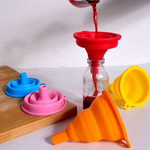 Entonnoir télescopique pliable en silicone, mini outil de versement de cuisine pliable pour la distribution de liquides, résistant aux hautes températures - Product Image 1