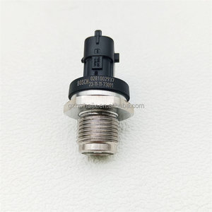 Capteur de pression de rail commun de carburant pour pièces d'excavatrice 0281002937 VOE20792328 20792328 pour EC210B EC240B - Product Image 1