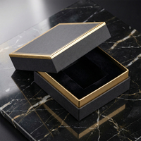 Boîtes d'emballage en carton de luxe sur mesure, fermeture magnétique, boîte d'emballage en papier cadeau pour parfum, huile essentielle