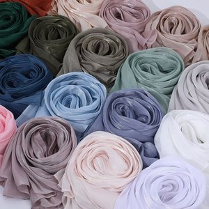 最新の到着マレーシア女性ロングファッションプレーンイスラム教徒プリーツキラキラシマーシフォンヒジャーブシルクショール