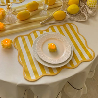 Serviettes de cocktail brodées sur mesure, 100% lin, bordure brodée à la main avec logo, serviettes pour dîner de mariage