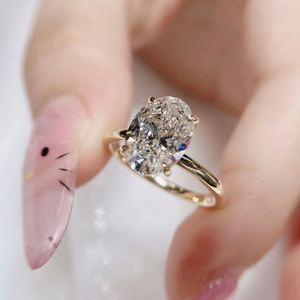 Anillos Clásicos de Oro de 14K con Moissanita Ovalada de 2CT DEF VVS y Halo de Diamantes, Anillos de Boda, Joyería para Mujeres y Hombres - Product Image 1