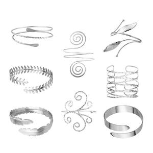 Ensemble <span class=keywords><strong>de</strong></span> bracelets en métal exagérés <span class=keywords><strong>de</strong></span> style européen et américain, bracelet creux, bracelet <span class=keywords><strong>de</strong></span> style street, bracelet à feuille, bracelet à note, bracelet à manchette tendance - Product Image 5