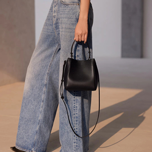<span class=keywords><strong>Bolsos</strong></span> de Cuero Genuino al por Mayor, Piel de Vacuno Granulada de Grado Lujo, Etiqueta Privada, Suministro para Boutiques, Bolso Tote Tipo Cubo con Borde Acampanado - Product Image 1