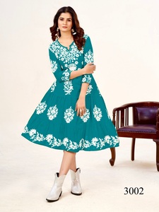 Lakhnavi Work Kurtis pour dames, robes décontractées, Kurtis pakistanais pour femmes au prix de gros, vente en gros - Product Image 5