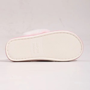 Chaussons doux pour femmes en forme <span class=keywords><strong>de</strong></span> patte <span class=keywords><strong>de</strong></span> chat, chauds en peluche pour l'hiver, mignons, pour la maison, la chambre à coucher, confortables, semelle intérieure en PVC, bout fermé, antidérapants - Product Image 4