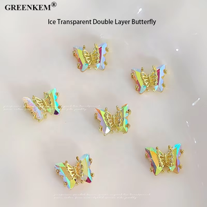 Décoration d'ongles 3D Aurora Crystal Ice Transparent Double Couche Papillon Or Strass d'ongles en métal coloré - Product Image 3