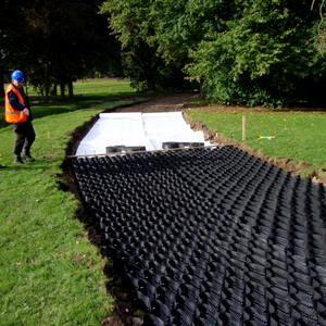 Chine grille de <span class=keywords><strong>gravier</strong></span> texturée/perforée haute résistance 50-300mm <span class=keywords><strong>stabilisateur</strong></span> Hdpe géocell bon marché pour le renforcement du sol - Product Image 1