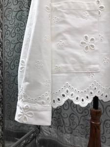 Nuove camicie di cotone di alta qualità 2025 l'autunno da <span class=keywords><strong>donna</strong></span> <span class=keywords><strong>con</strong></span> collo rovesciato grandi tasche Patchwork a maniche lunghe camicie bianche nere albicocche - Product Image 6