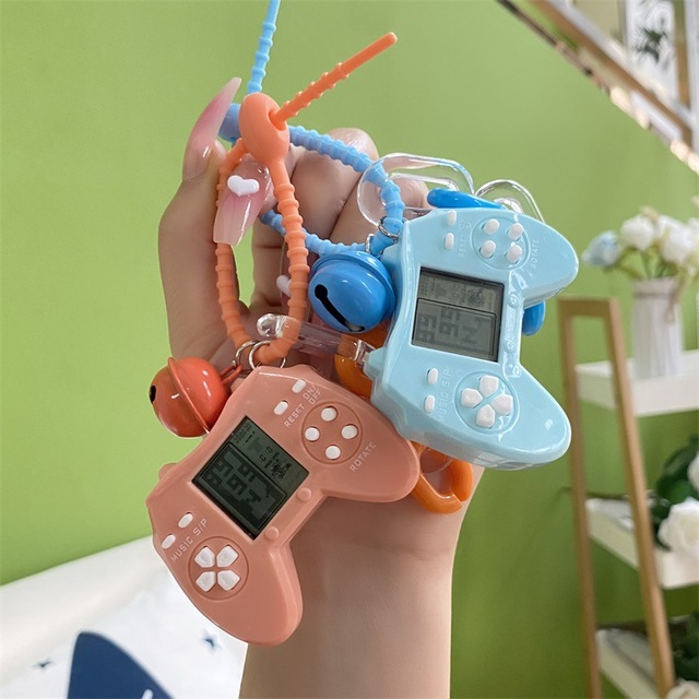 Creative Retro Mini Handheld Game Console Keychain Plastic Cute Fun Toy Gift for Students Pendant