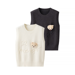 2025 hiver nouvelle conception de couleur unie tridimensionnelle ours corde broderie lettre Jacquard tricoté gilet - Product Image 1
