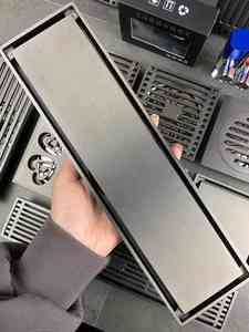 ที่ดัก<span class=keywords><strong>ผม</strong></span>แบบระบายน้ำที่พื้นทองเหลืองขัดเงาทรงสี่เหลี่ยมระบายน้ำที่พื้นในห้องน้ำสีดำมีรูปแบบสเปรย์ฝนแกนวาล์วเซรามิก - Product Image 4