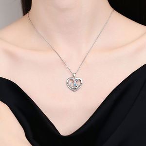 Collar Chapado en Oro con Colgante de Corazón 'Love You to Moon Back Mom' para Mujer - Product Image 4