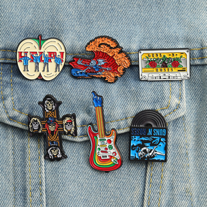Broches en émail vintage de groupe de rock punk, design crâne, croix, guitare, thème musical, broche de revers, vente en gros - Product Image 1