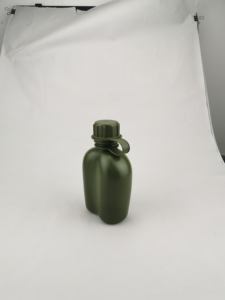 Échantillon gratuit de bouteille d'eau en plastique de sécurité de combat en plein air PE durable et léger bouilloire tactique de cantine 3 pièces avec poignée - Product Image 3