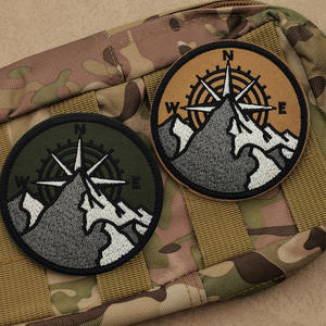Nuevo Producto - Parche Circular Bordado con Brújula de Montaña y Flecha del Norte, Emblema Táctico, Parche Adhesivo con Brújula y Flecha del Norte - Product Image 1
