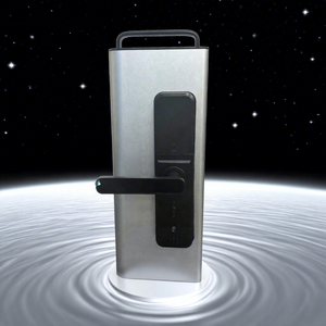 ตัวล็อคมือจับประตูอัจฉริยะทำจากอลูมิเนียมอัลลอยด์พร้อมลายนิ้วมือสำหรับแสดงประตูไม้แก้ว - Product Image 1