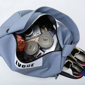 Sac de sport pour femme résistant à l'eau avec logo personnalisé, compartiment à chaussures, sac de sport pour entraînement physique - Product Image 4