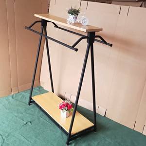 Porte-vêtements double rangée de style rétro, à suspendre sur le côté, sur pied, pour l'affichage et le rangement des vêtements pour hommes, femmes et enfants en magasin - Product Image 1