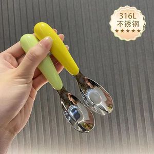Cuchara de acero inoxidable para niños, tipo cónico pequeño 316L, para alimentación de bebés, mango de color sólido - Product Image 3