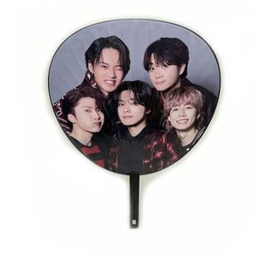 Abanico de mano Kpop circular transparente de plástico con forma de corazón, impreso por ambos lados, personalizado al por mayor para colección de ídolos - Product Image 1