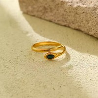 Bague Éternité Serpent en Acier Inoxydable Plaqué Or 18K avec Pierre Naturelle Verte pour Femme, Bijou Charmant, Idéal Cadeau ou Soirée