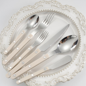 Ensemble de couverts en acier inoxydable 304 de style rétro élégant en gros, cuillères, fourchettes, couteaux en plastique ABS, ensemble de couverts de mariage - Product Image 3