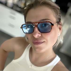 Lunettes de soleil rétro tendance avec logo personnalisé, monture carrée pilote à double pont, motif léopard bleu, pour hommes et femmes - Product Image 2