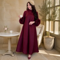 Robe longue plissée opulente avec détail de manche en forme de rose unique, service de couleur ODM pour la grande célébration, robe musulmane pour femmes
