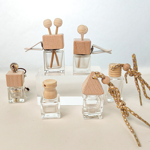 High-End Auto Parfum Fles Leeg Creatief Ca Overhandigen Houder Cartoon Fan Voor Navulbare <span class=keywords><strong>Diffuser</strong></span> Boack Cars Nieuw - Product Image 6