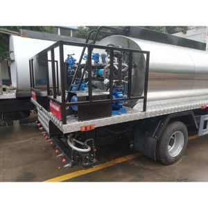 Camión Distribuidor de Asfalto Pequeño DFAC, Camión Cisterna de Asfalto de 4000 Litros, Maquinaria de Construcción, Camión Pulverizador de Betún Calentado - Product Image 4