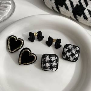 À la mode damier coeur Simple conception boucles d'oreilles géométrique métal oreille bijoux pour femmes été plage vacances accessoires - Product Image 4