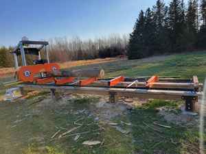 Tragbares Sägewerk für den Heimgebrauch mit Rädern Forstwirtschaftsmaschine Sägewerk Automatisches Holzbearbeitungs-Sägewerk mit TÜV CE-Zulassung - Product Image 3