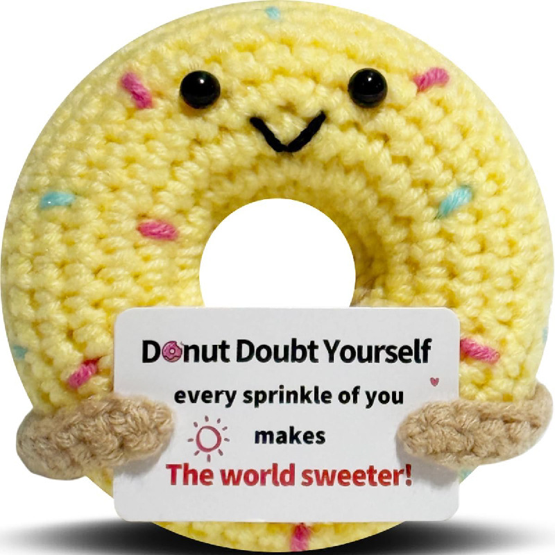 bambola di lana - ciambella gialla