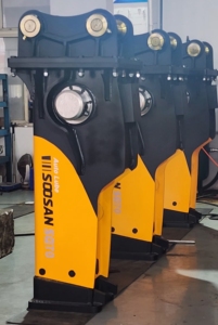 SOOSAN SQ 70 Martillo Hidráulico con Sistema de Engrase Automático, Caja Acumuladora Tipo 16-21 Toneladas para Excavadoras, Nuevo Componente Central del Motor, 1 Año de Garantía - Product Image 4