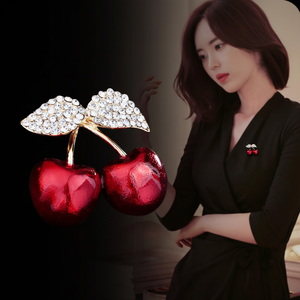Cherrypin donna graziosa spilla di frutta autunno e inverno accessorio di moda con strass per maglioni - Product Image 1