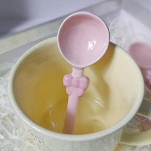 ช้อนขนมหวานลายเพ้นท์มือสไตล์สาวหวานน่ารัก ช้อนผสมสีชมพูประดับโบว์สุดสร้างสรรค์ - Product Image 3